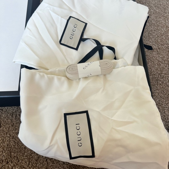 Gucci Men’s White Green canvas Tennis 1977 mini GG. - Picture 8 of 10